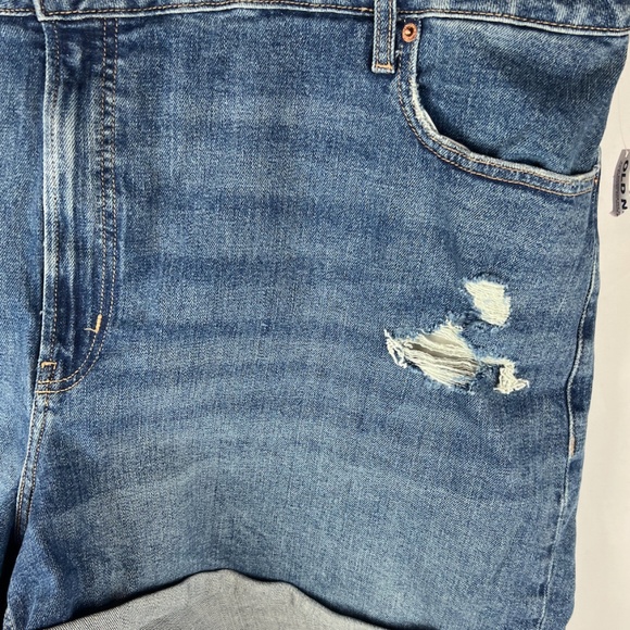 NWT: old navy High-Waisted O.G. Straight Ripped Jean Shorts (28) $40 - Picture 6 of 15